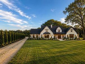 MLS #21201636 image #0