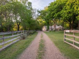 MLS #21233772 image #0
