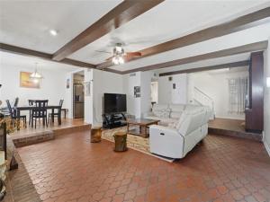 MLS #21239677 image #0