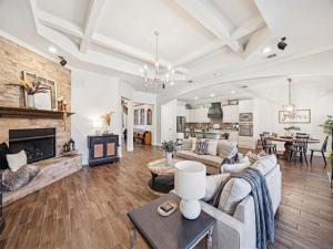 MLS #21268872 image #0