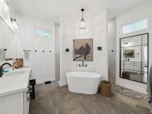 MLS #21278825 image #0