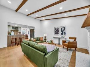MLS #21293949 image #0