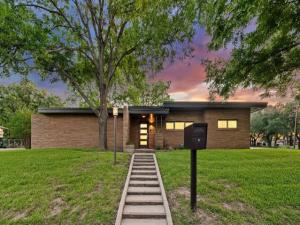 MLS #21296219 image #0