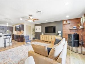 MLS #21302410 image #0