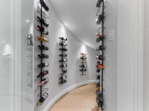 MLS #21306103 image #0