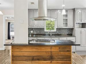 MLS #21312736 image #0