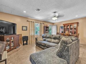 MLS #21315992 image #0