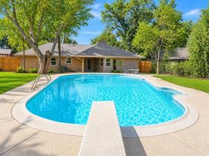 MLS #21318264 image #0