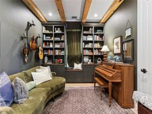 MLS #21327462 image #0