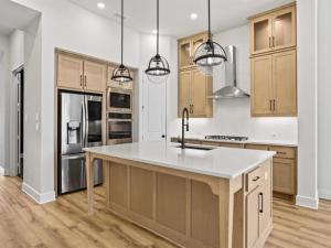 MLS #21327973 image #0