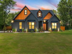 MLS #21335458 image #0