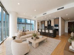 MLS #21340974 image #0