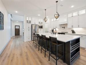 MLS #21350473 image #0