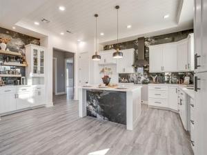 MLS #21363842 image #0