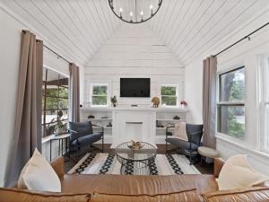 MLS #21363846 image #0