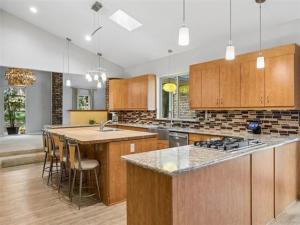 MLS #21364429 image #0