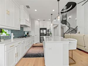 MLS #21366420 image #0