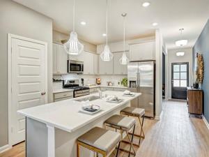 MLS #21367794 image #0