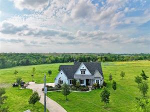 MLS #21372930 image #0