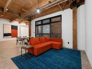 MLS #21375529 image #0