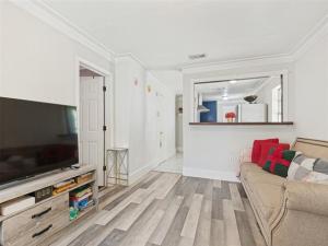 MLS #21379158 image #0
