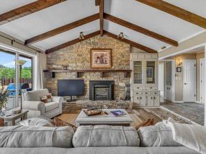 MLS #21380272 image #0