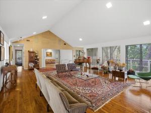 MLS #21381645 image #0