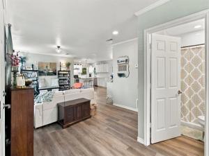 MLS #21384647 image #0