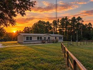 MLS #21385276 image #0