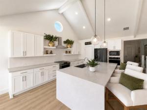 MLS #21387156 image #0