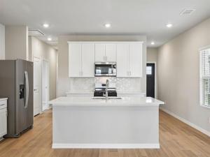 MLS #21390069 image #0