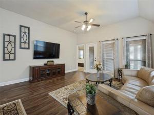 MLS #21392496 image #0