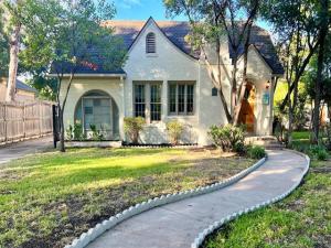 MLS #21392801 image #0