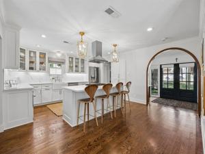 MLS #21395052 image #0