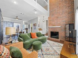 MLS #21400275 image #0
