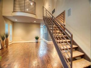 MLS #21400504 image #0