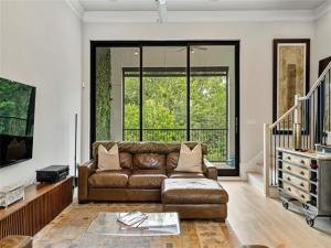 MLS #21294869 image #0