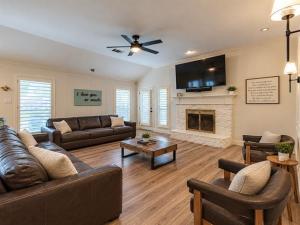 MLS #21409947 image #0
