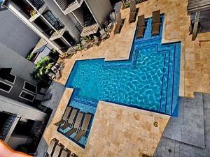 MLS #21410844 image #0