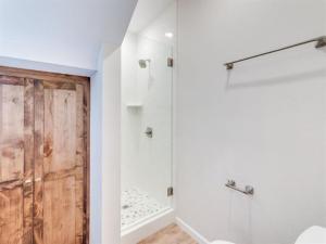 MLS #21410988 image #0